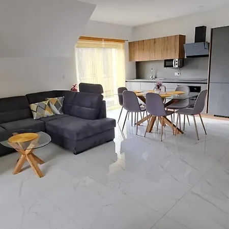 Apartmaji Ziva Lägenhet